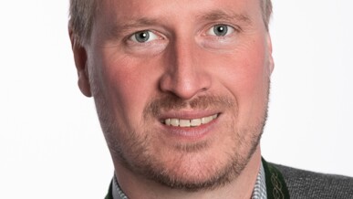 Portraitfoto des Ersten Bürgermeisters der Gemeinde Lenggries, Herrn Stefan Klaffenbacher.